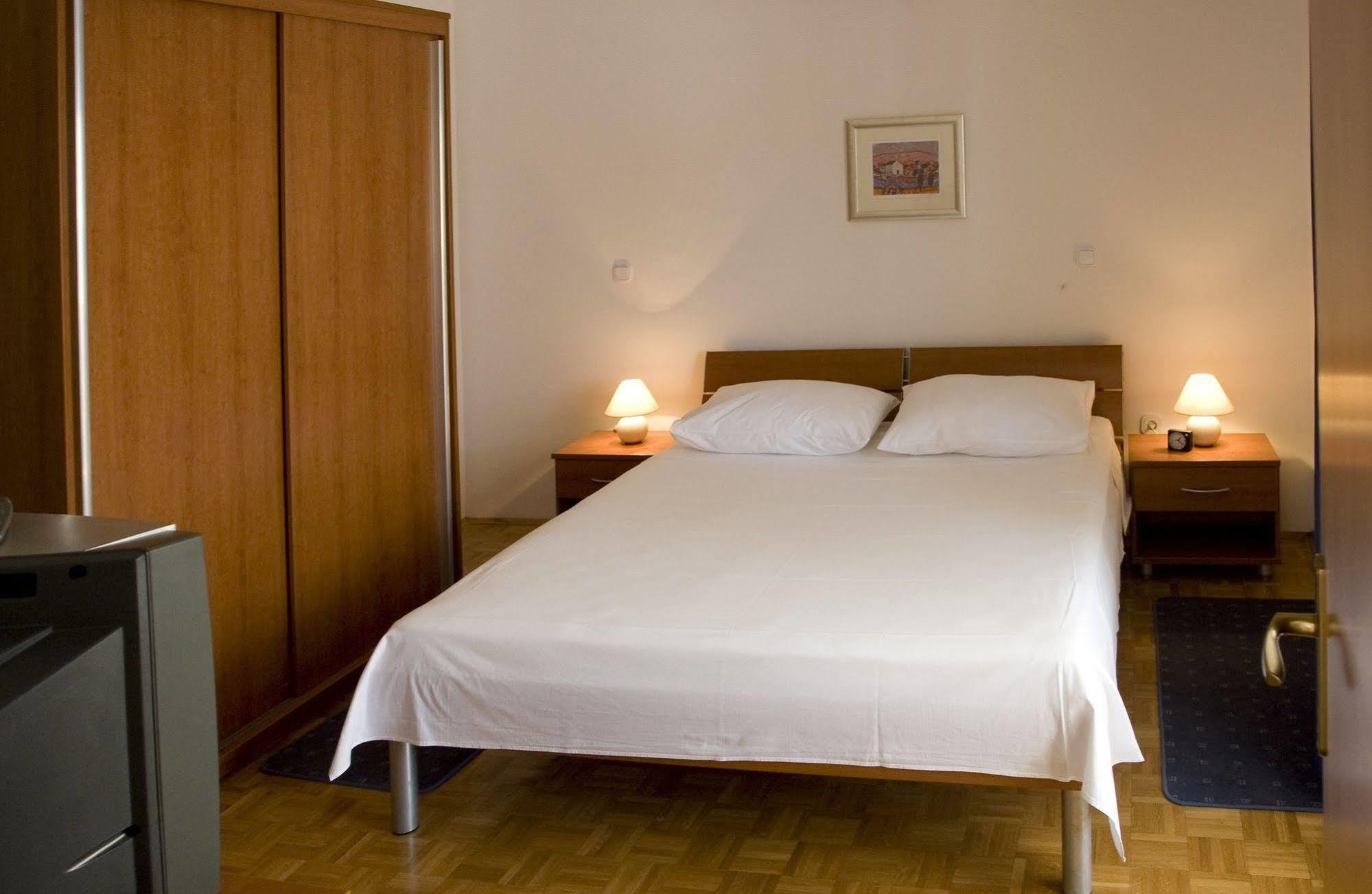 Apartments Pucisca Ngoại thất bức ảnh